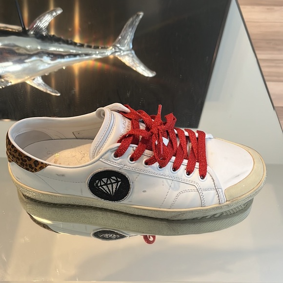 Saint Laurent - Picture 2 of 5